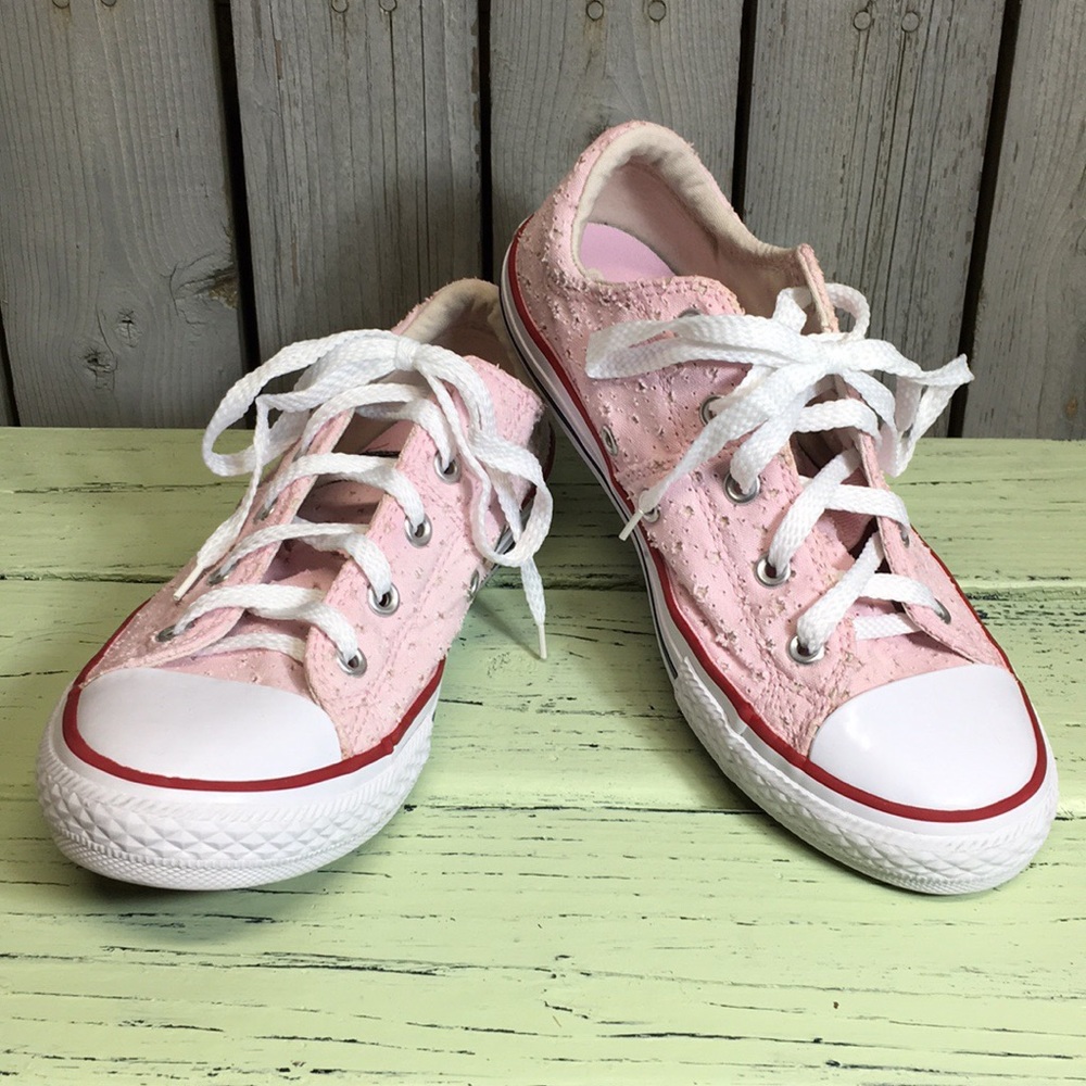Girl’s Converse